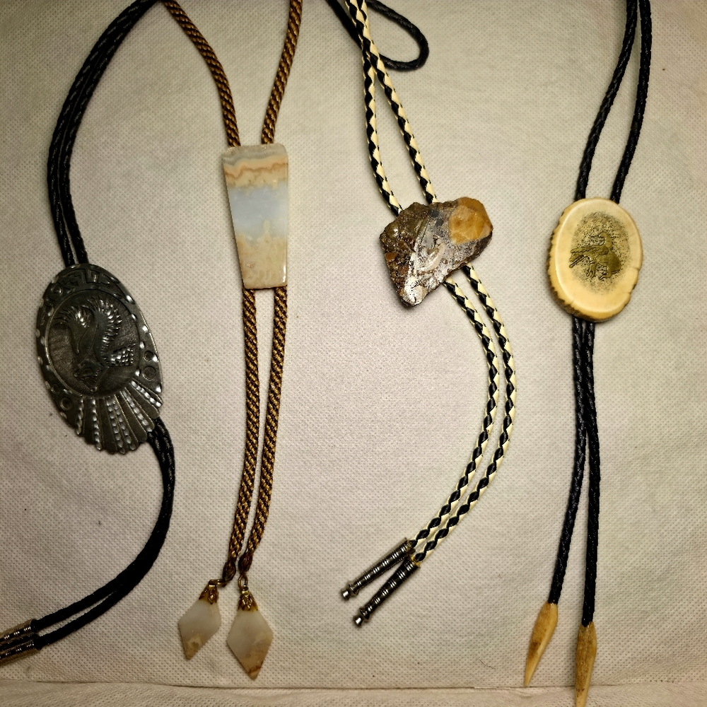 Vinrage Bolo Tie Set